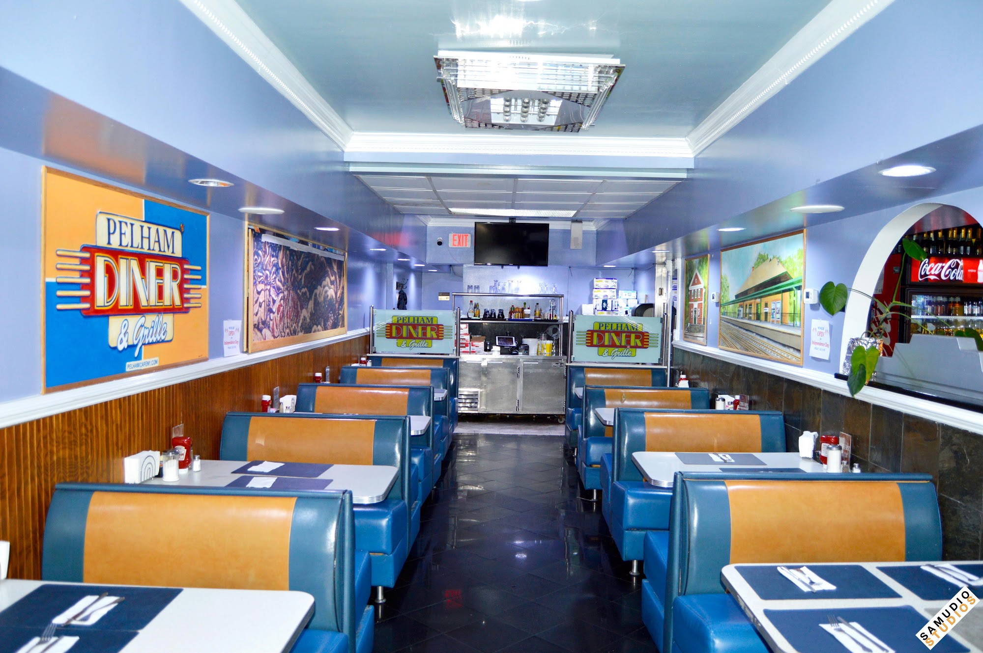 Inside Pelham Diner